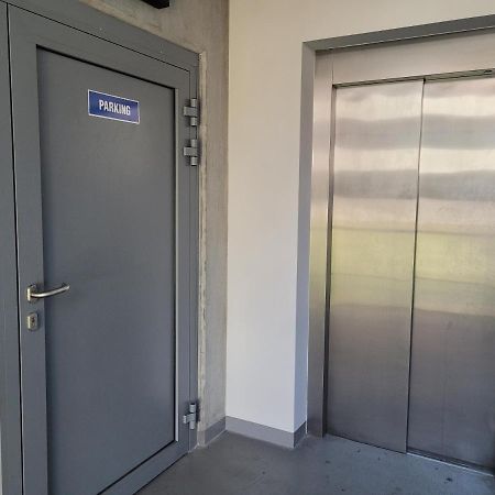 Apartament Gliwice Centrum Dunikowskiego Z Garazem Екстериор снимка
