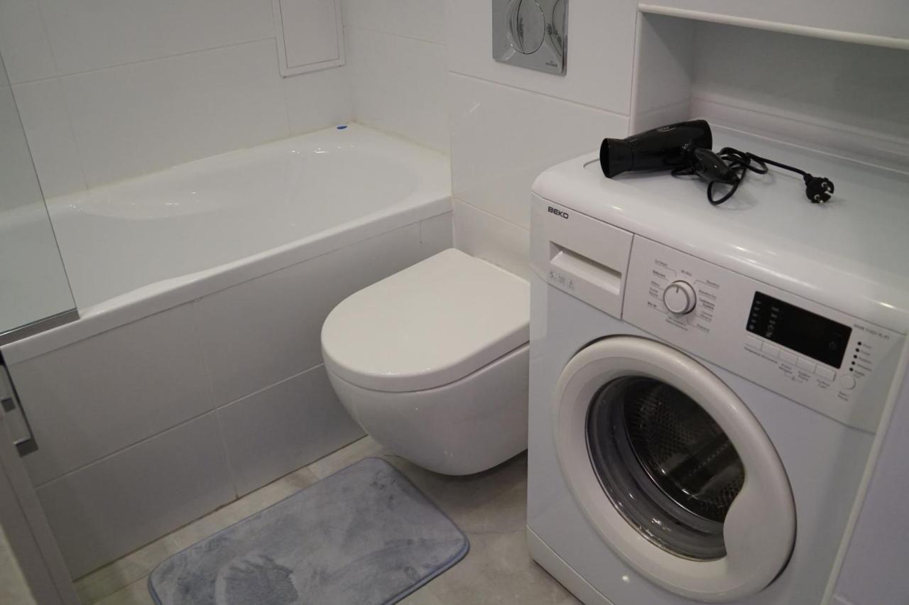 Apartament Gliwice Centrum Dunikowskiego Z Garazem Екстериор снимка