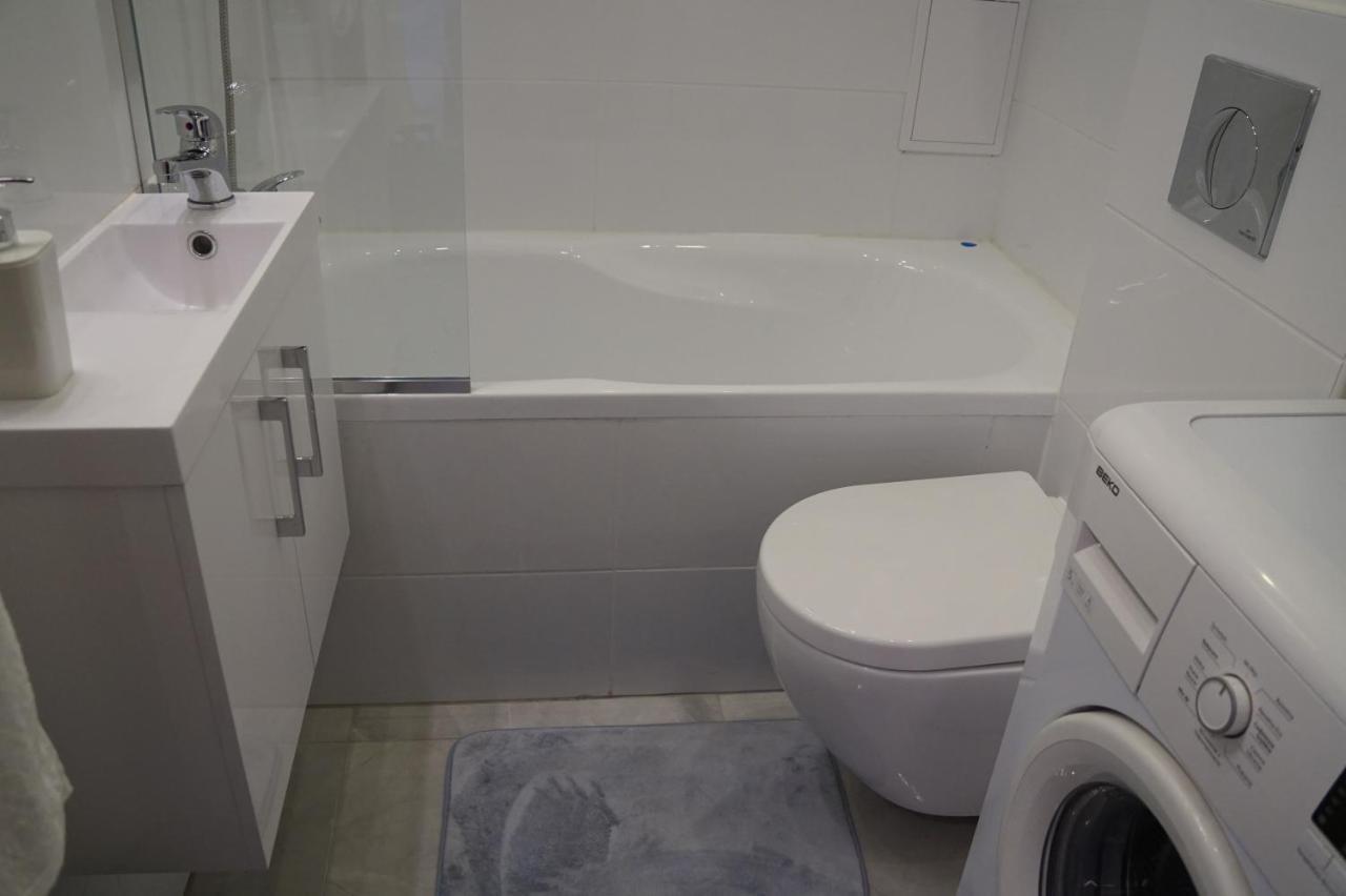 Apartament Gliwice Centrum Dunikowskiego Z Garazem Екстериор снимка