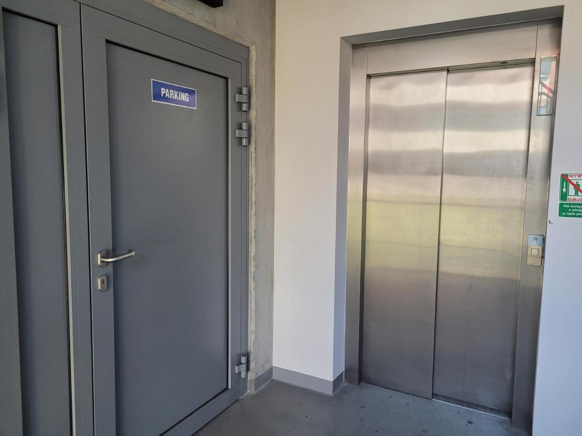 Apartament Gliwice Centrum Dunikowskiego Z Garazem Екстериор снимка
